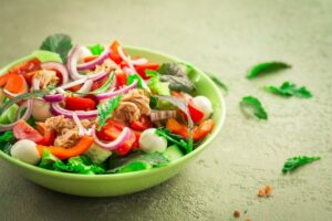 tuna-salad-with-mozzarella-onion - Daily Health Tips: Simple Tricks for a Healthier Life Tatsoi